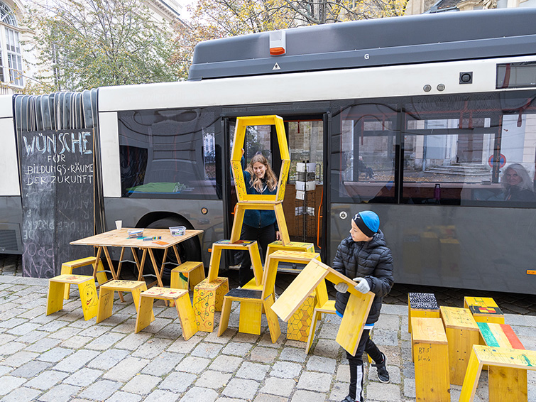 Das Bus-Labor am Minoritenplatz