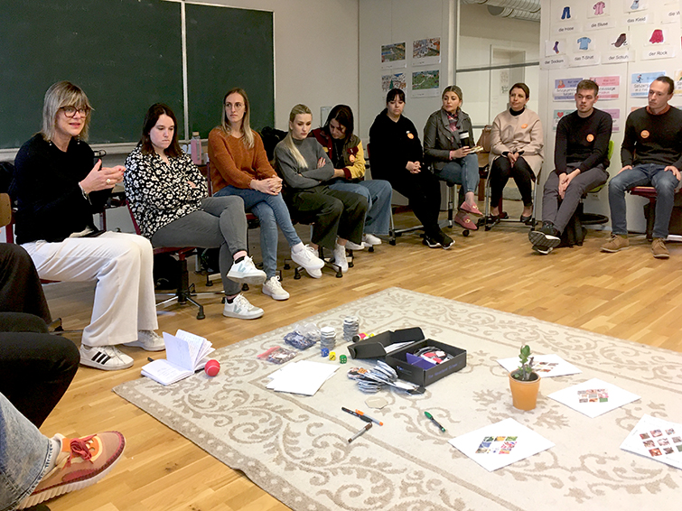 Sitzkreis im Rahmen des Beteiligungsworkshops mit Beate Weyland in der ICV Oberlaa