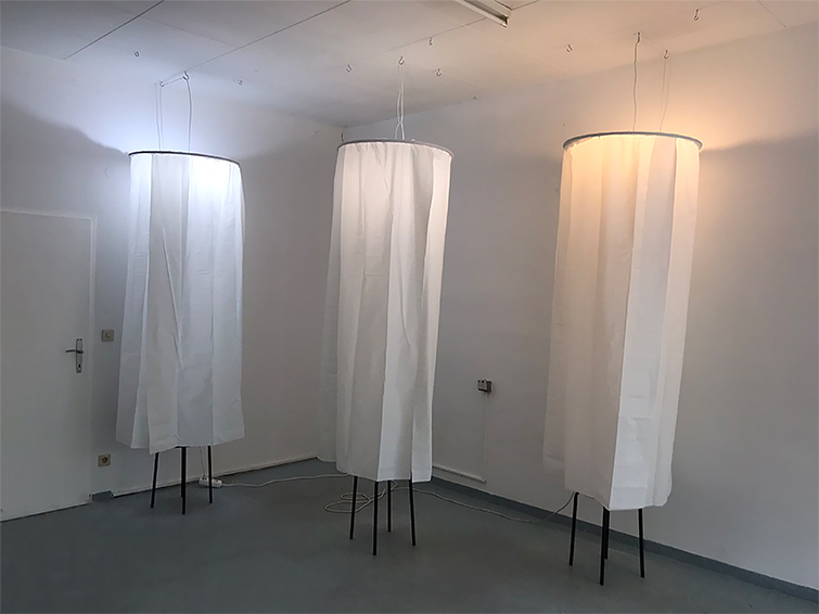 Zylinder mit unterschiedlichen Lichtfarben