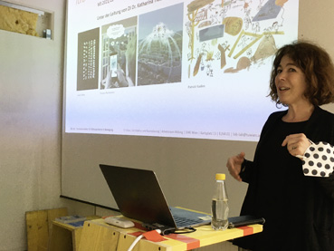 Foto von einer Präsentation im Grätzl-Labor beim Stadtsalon Bildung
